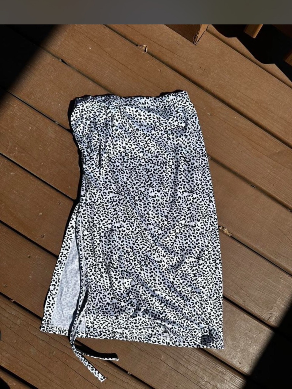 White Leopard Print Midi Skirt with Side Slit - Elegant Everyday - Picture 2 of 3